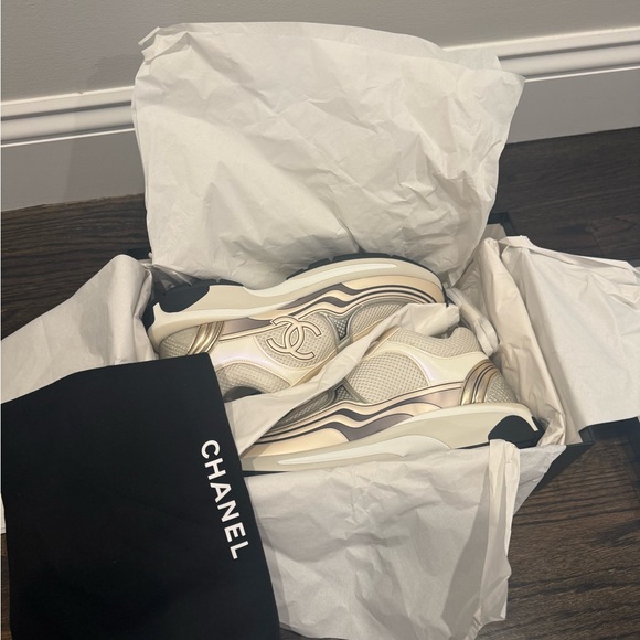 CHANEL Cream & Beige CC Logo Mesh Leather Sneakers - Picture 12 of 14